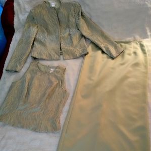 Ladies 3 piece formal dress pale green